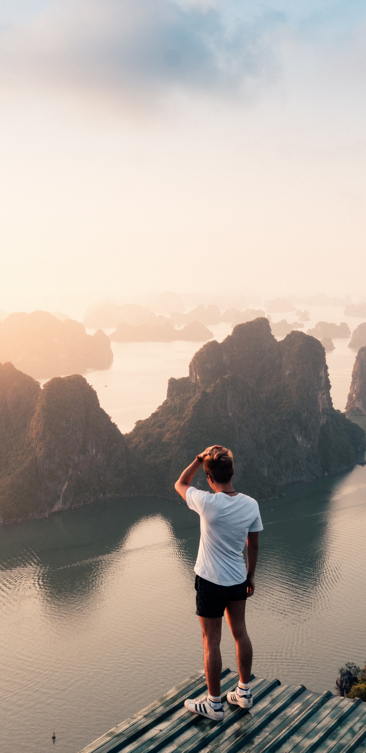 Water, Reflection, Cloud, Morning, Sea. Wallpaper in 1440x2960 Resolution