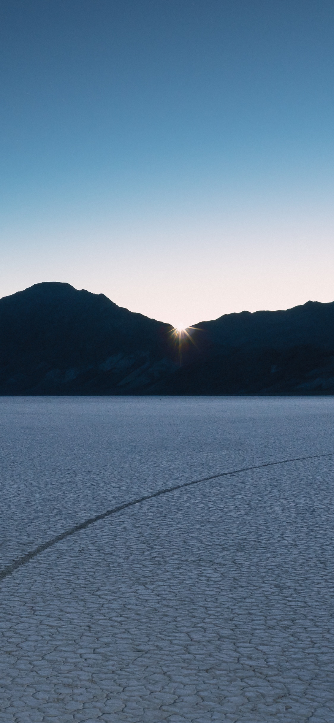 Macaron, Mojave Desert, Apples, Mountain, Water. Wallpaper in 1125x2436 Resolution