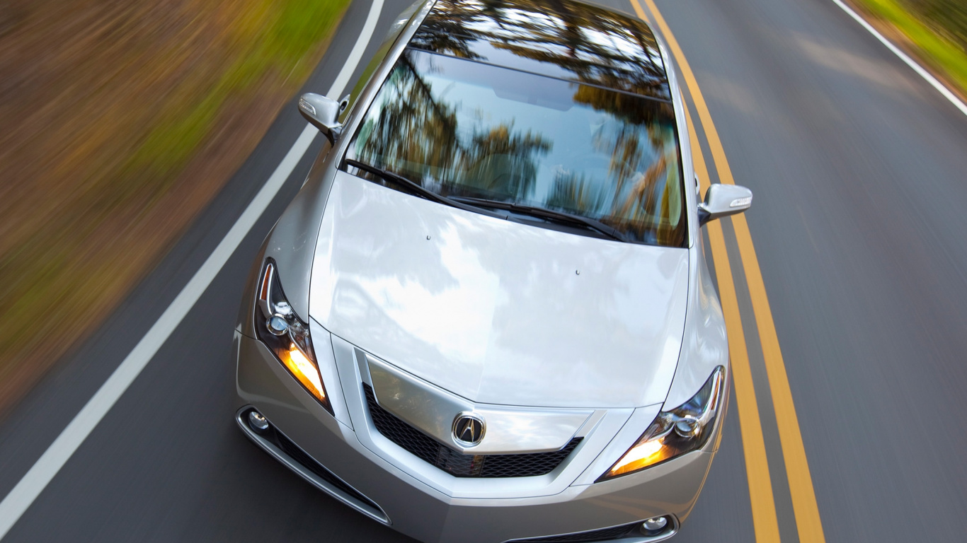 Silver Car on Road During Daytime. Wallpaper in 1366x768 Resolution