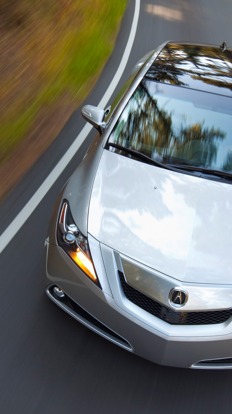 Voiture D'argent Sur la Route Pendant la Journée. Wallpaper in 750x1334 Resolution