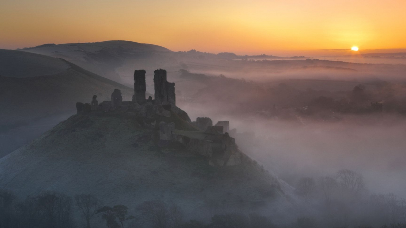 Castillo de Corfe, Naturaleza, Ambiente, Montaña, Luz. Wallpaper in 1366x768 Resolution