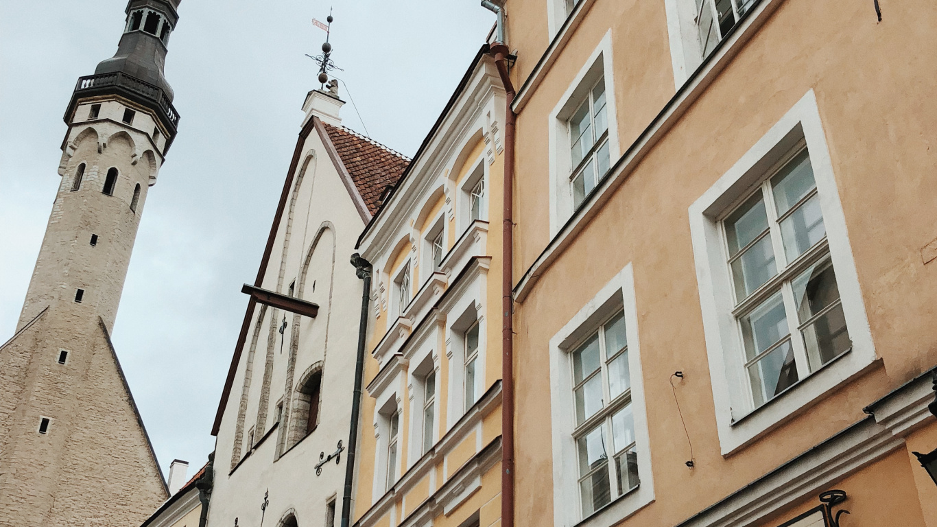 Rathausplatz, Fenster, Nachbarschaft, Stadt, Fassade. Wallpaper in 1366x768 Resolution