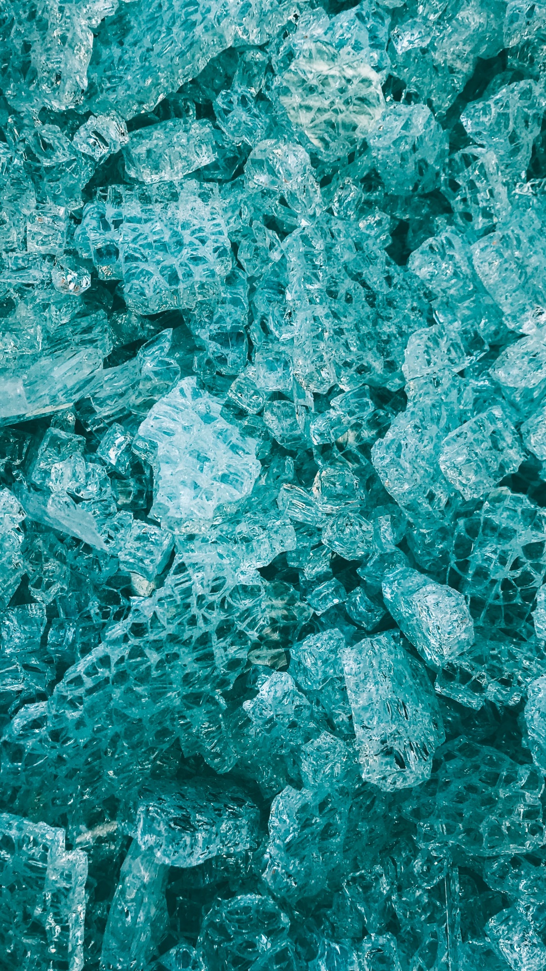 Blaue Und Weiße Steinfragmente. Wallpaper in 1080x1920 Resolution