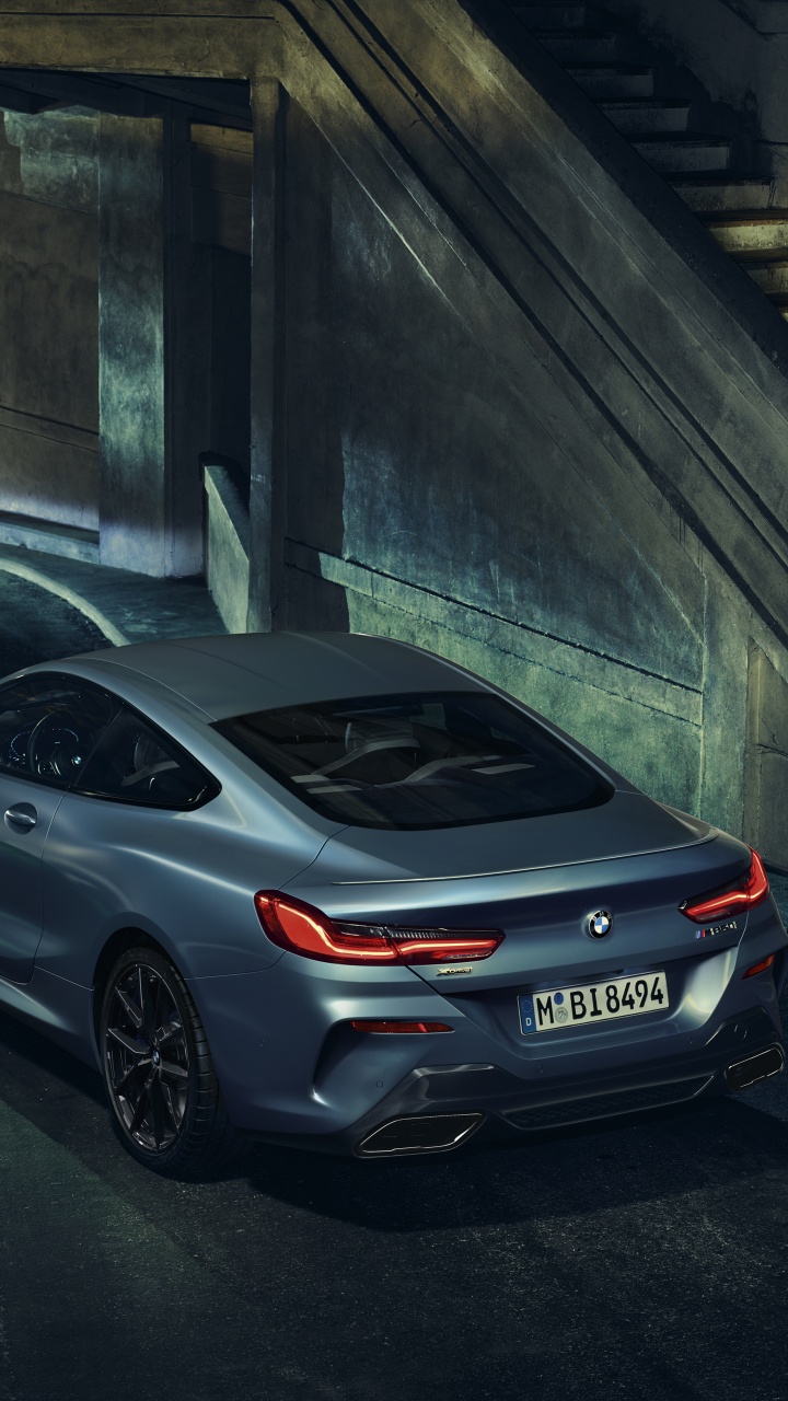 Silbernes Bmw m 3 Coupe Auf Grauer Betonstraße Geparkt. Wallpaper in 720x1280 Resolution