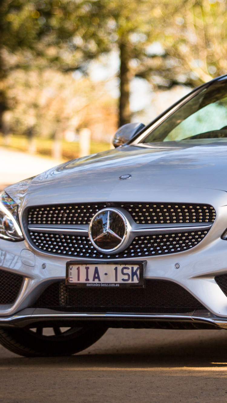 Silberne Mercedes Benz c Klasse. Wallpaper in 750x1334 Resolution