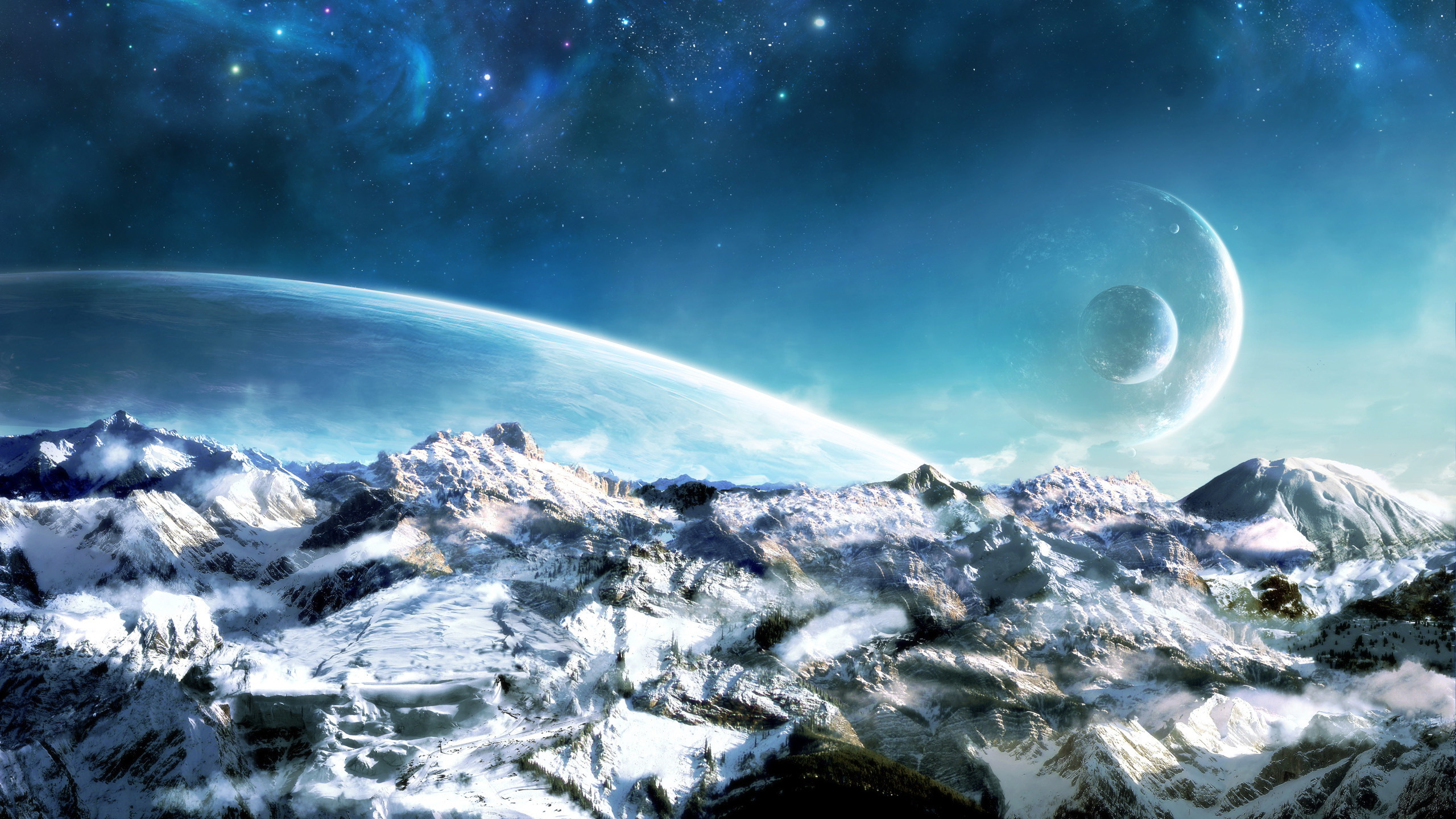 Schneebedeckter Berg Unter Blauem Himmel. Wallpaper in 2560x1440 Resolution