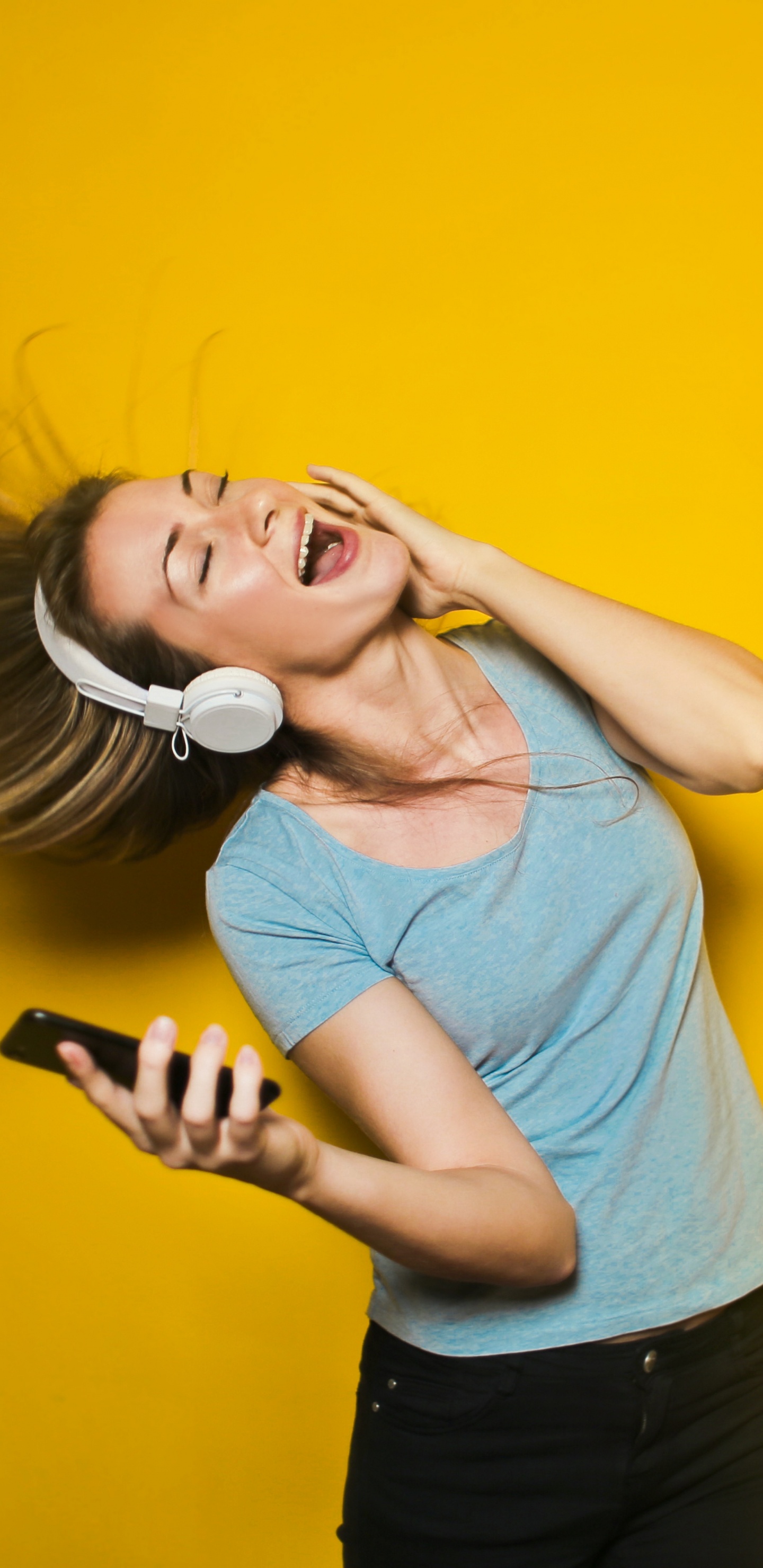 Spotify, Amarillo, Brazo, Hombro, Articulación. Wallpaper in 1440x2960 Resolution