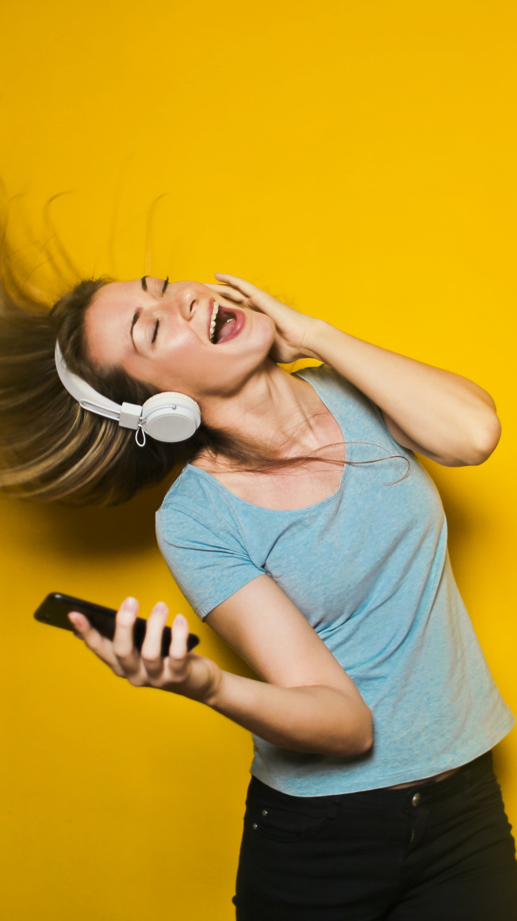 Spotify, Gelb, Arm, Schulter, Joint. Wallpaper in 750x1334 Resolution