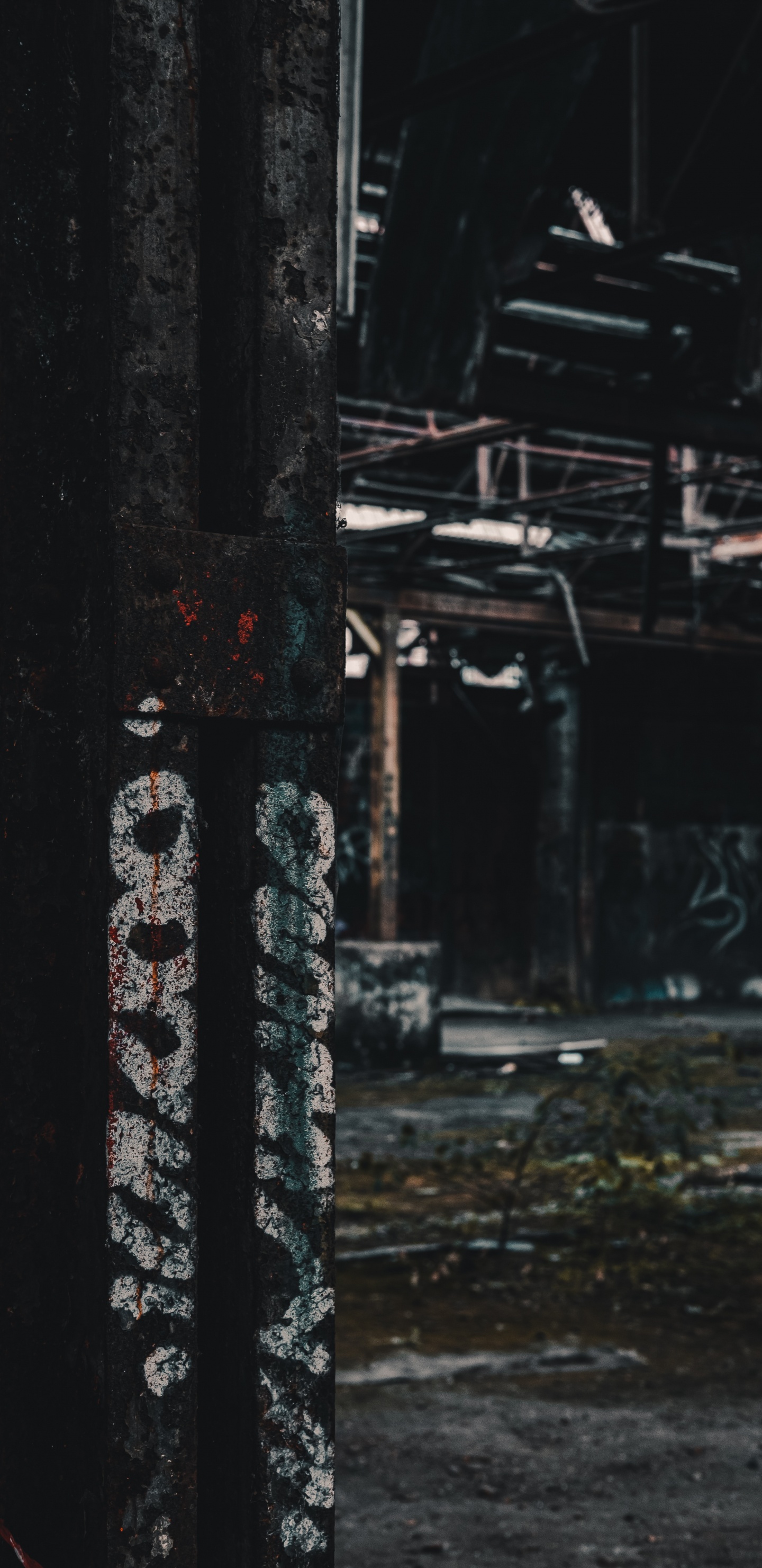 Black and White Wooden Post. Wallpaper in 1440x2960 Resolution