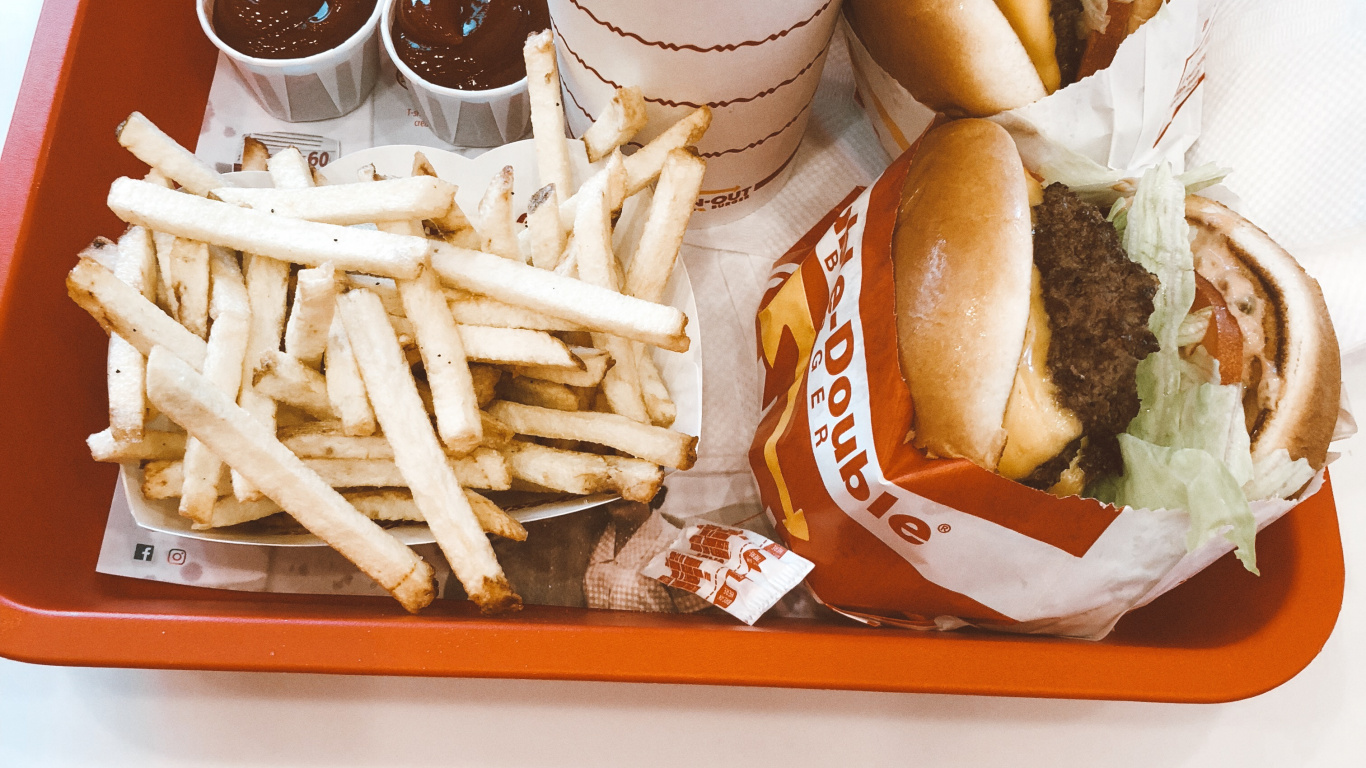 n Out, French Fries, Vegetarian Cuisine, Junk Food, Breakfast. Wallpaper in 1366x768 Resolution