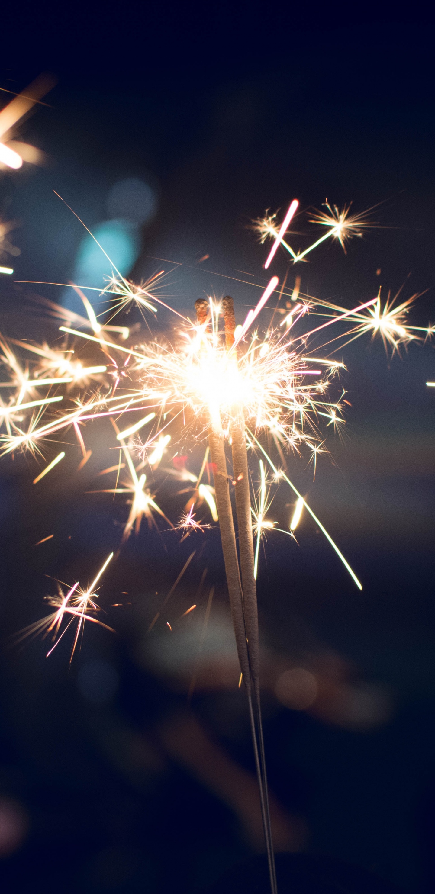 Feuerwerk, Wunderkerze, Neue Jahre Tag, Nacht, Diwali. Wallpaper in 1440x2960 Resolution