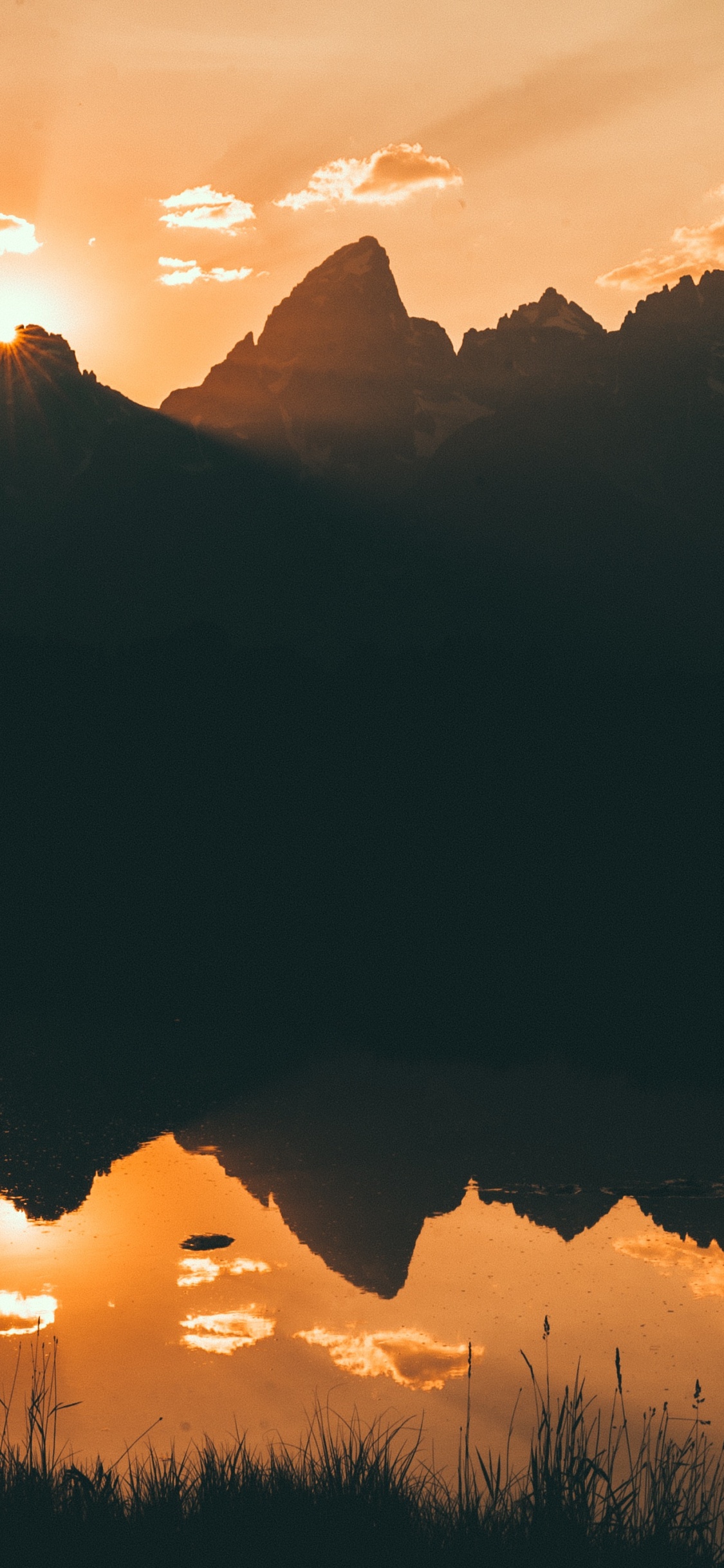 Nature, Paysage Naturel, Les Reliefs Montagneux, Gamme de Montagne, Matin. Wallpaper in 1125x2436 Resolution