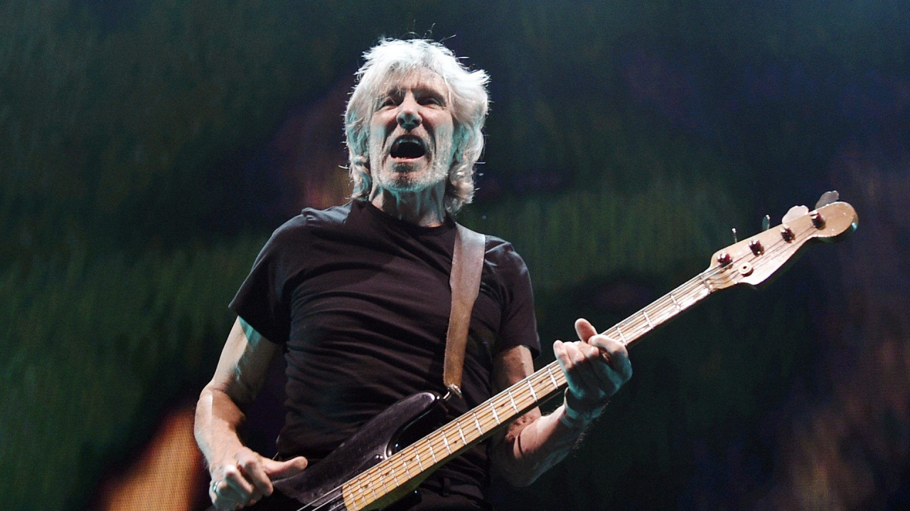 Roger Waters, Bass Guitar, Concert, Guitar, Bassist. Wallpaper in 1280x720 Resolution
