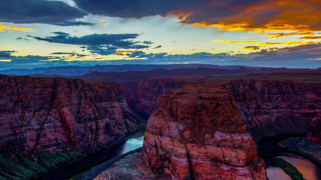 Brown Rocky Mountain Under Cloudy Sky During Daytime. Wallpaper in 1280x720 Resolution