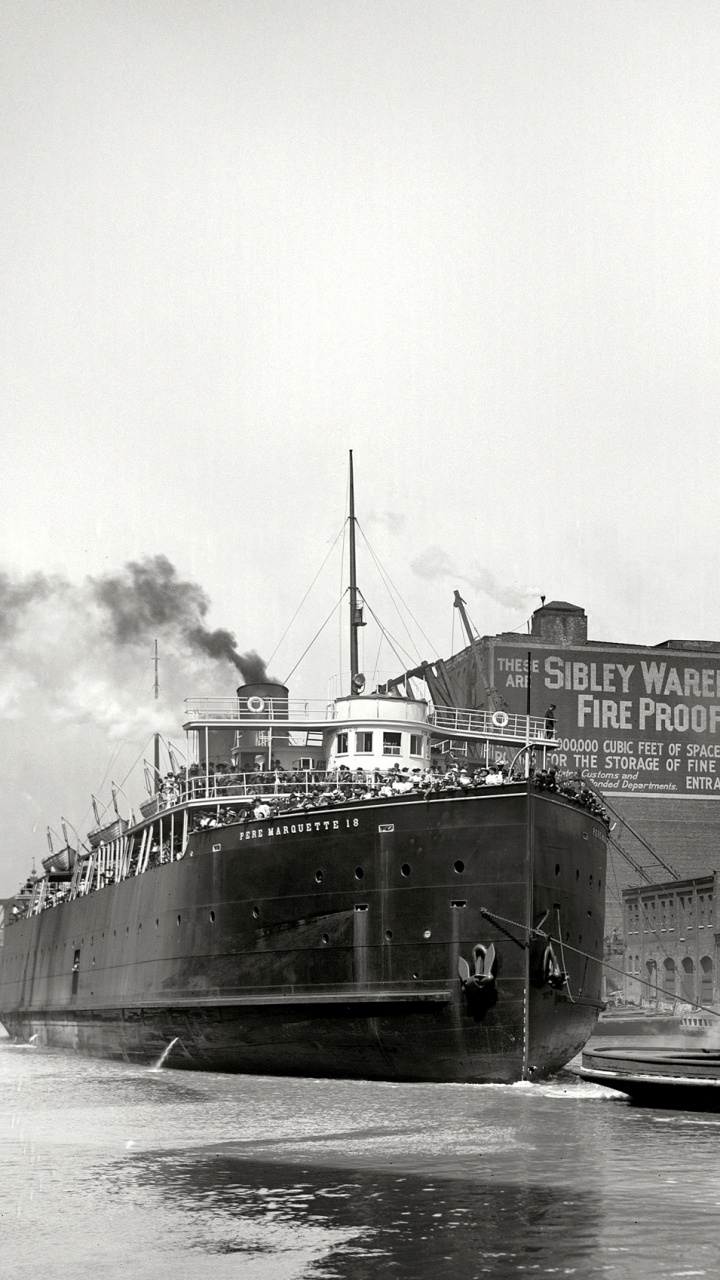 Grayscale Photo of Ship on Sea. Wallpaper in 720x1280 Resolution