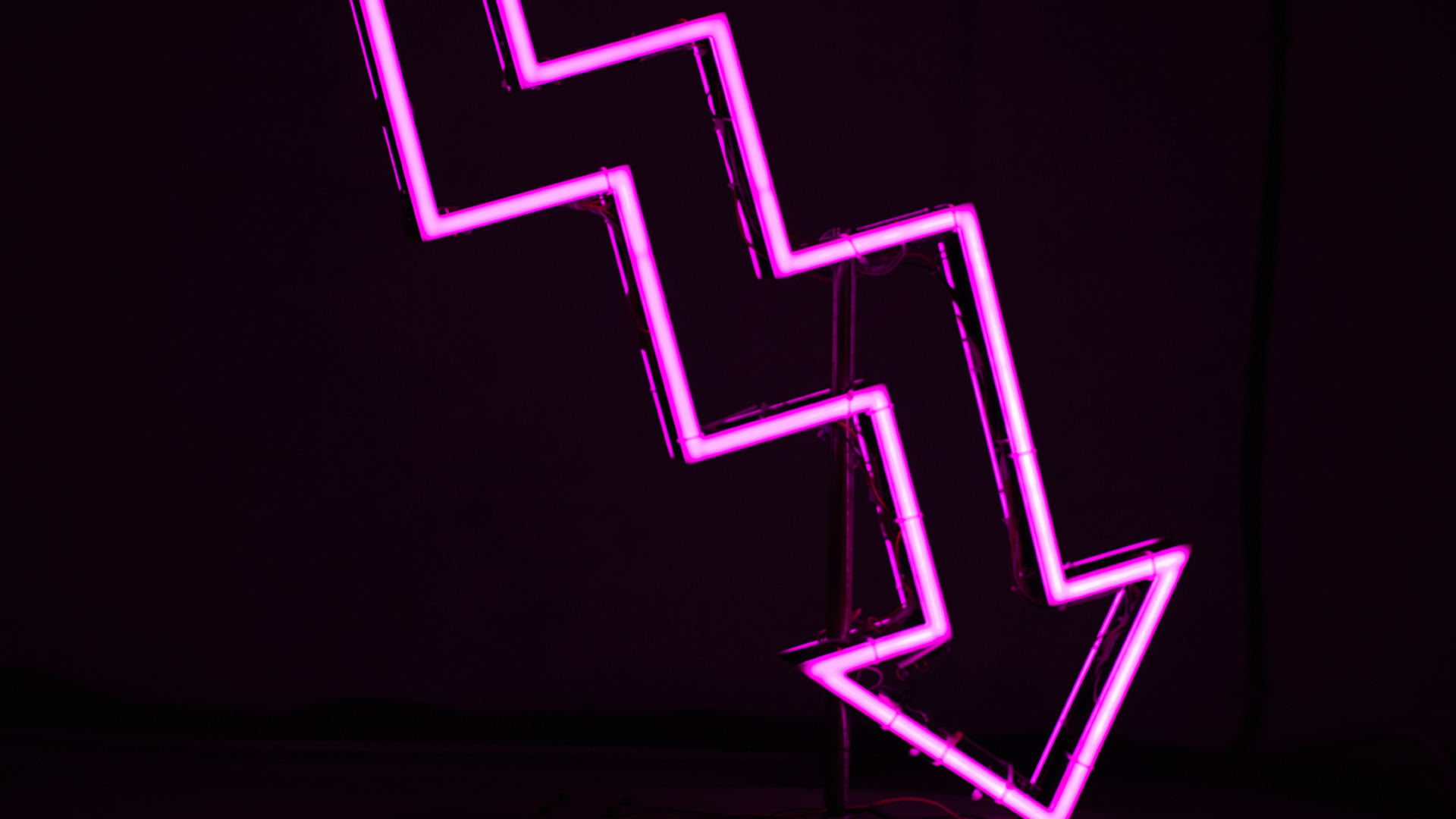 Purple Heart Neon Light Signage. Wallpaper in 1920x1080 Resolution