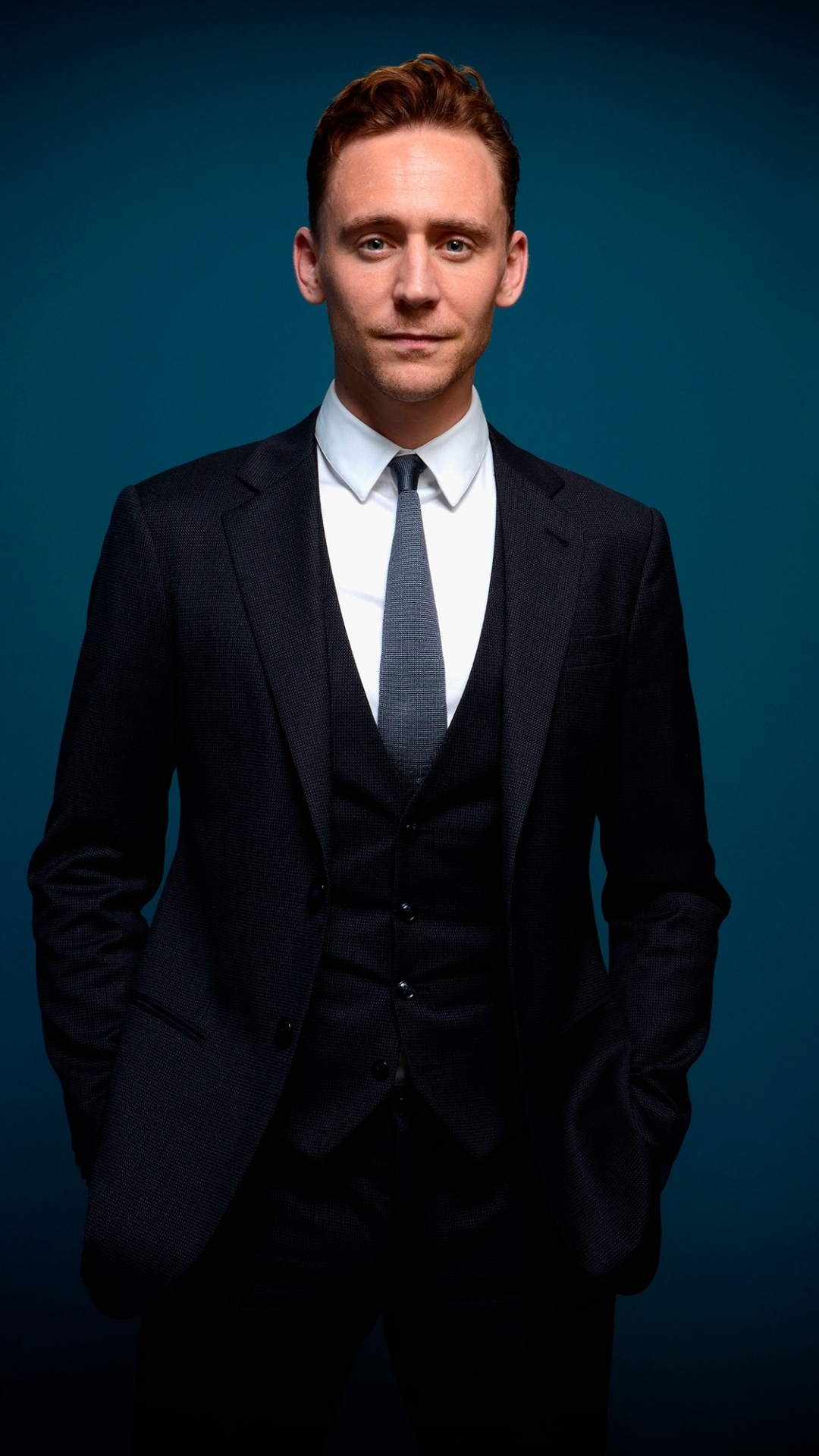 Tom Hiddleston, Suit, Formal Wear, Tuxedo, Film. Wallpaper in 1080x1920 Resolution