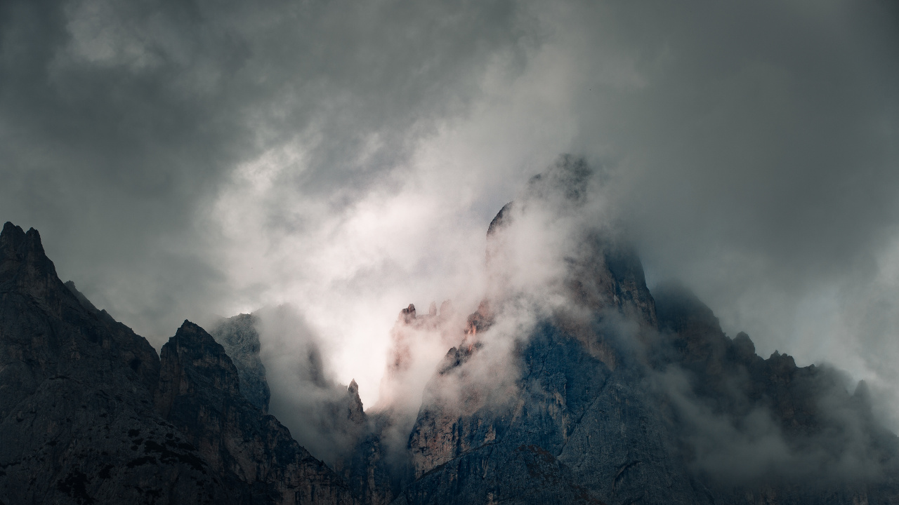 Nebel, Bergkette, Bergigen Landschaftsformen, Cloud, Atmosphäre. Wallpaper in 1280x720 Resolution