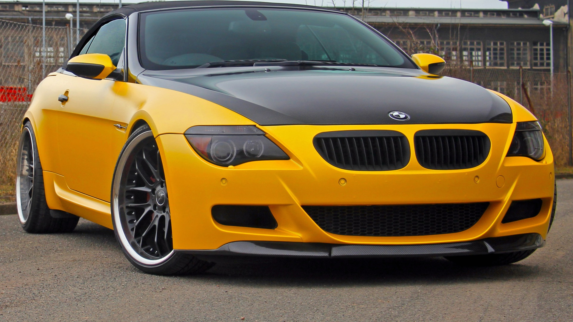 Gelbes Bmw m 3 Coupe Tagsüber Auf Der Straße Geparkt. Wallpaper in 1920x1080 Resolution