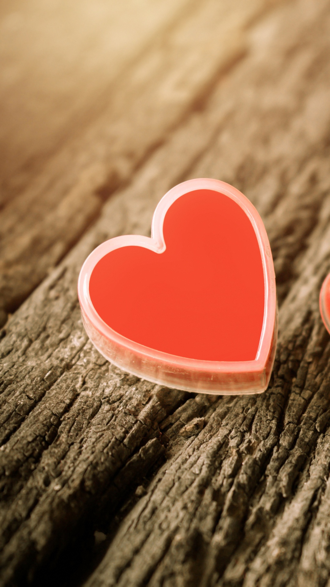 2 Coeur Rouge Sur Une Surface en Bois Grise. Wallpaper in 1080x1920 Resolution