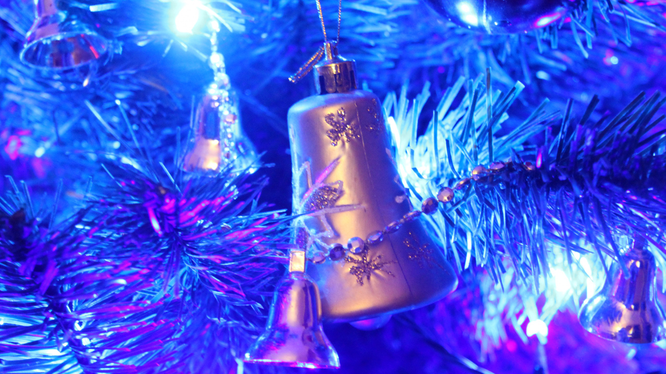 Light, Christmas Tree, Christmas Day, Blue, Christmas Ornament. Wallpaper in 1366x768 Resolution