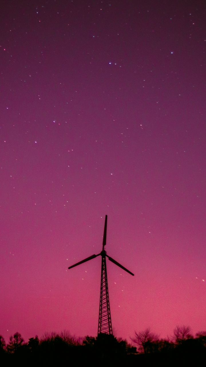 Silhouette Der Windmühle Unter Lila Himmel. Wallpaper in 720x1280 Resolution