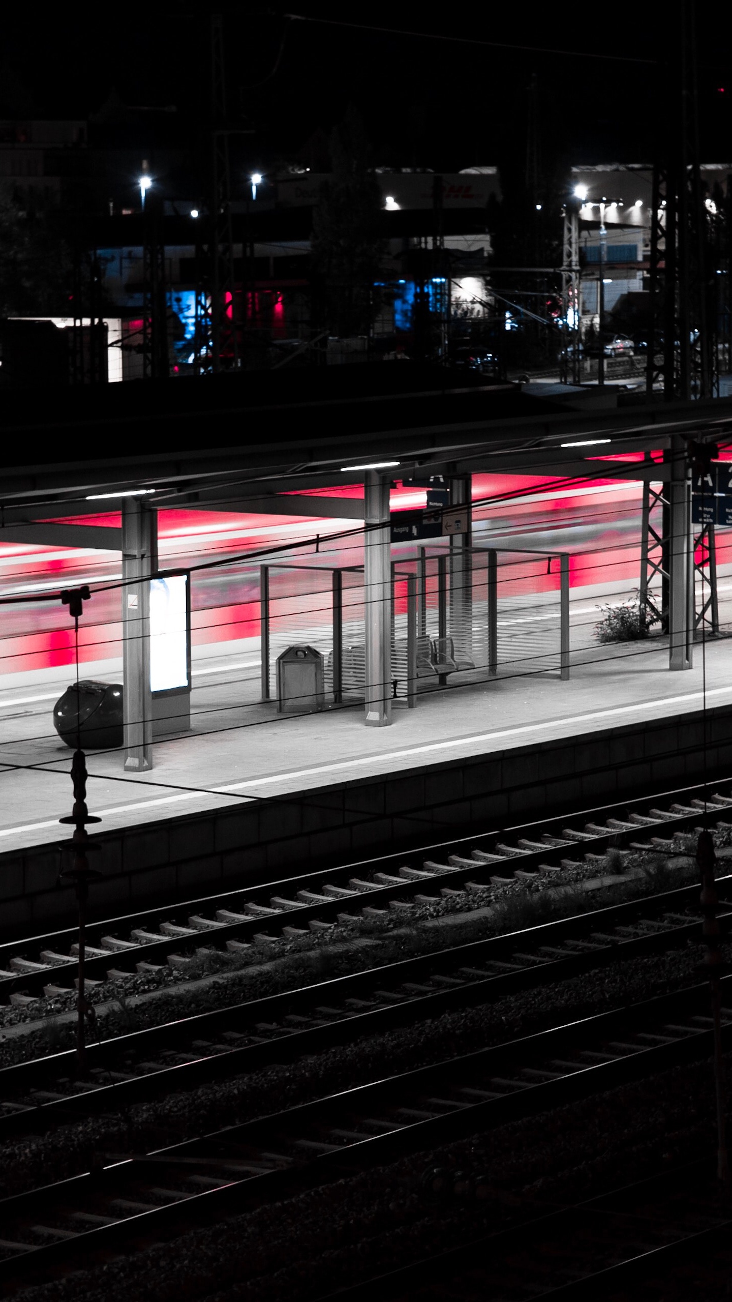 Photographie en Accéléré de la Route de la Ville Pendant la Nuit. Wallpaper in 1440x2560 Resolution