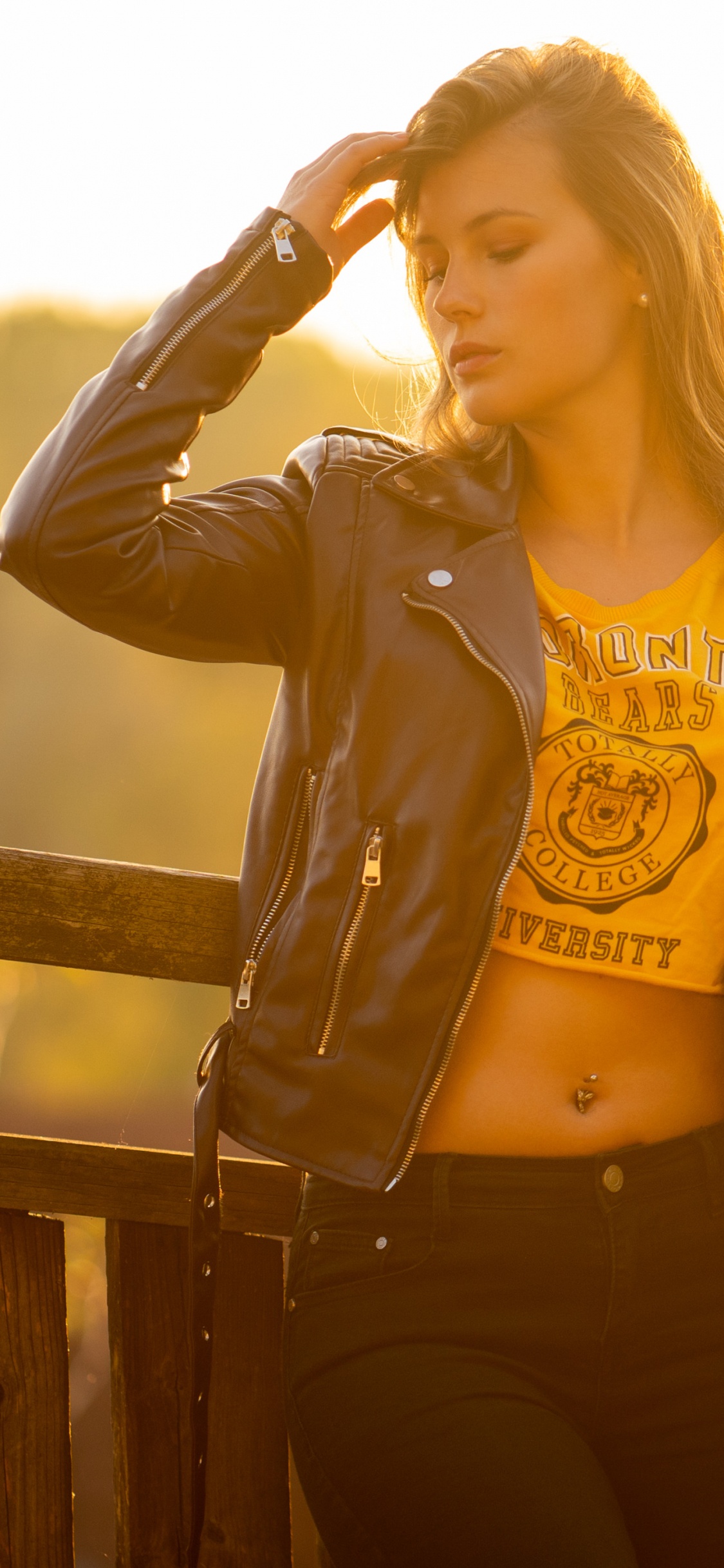 Alex r, Nisgiri, Hombro, La Gente en la Naturaleza, Moda de la Calle. Wallpaper in 1125x2436 Resolution