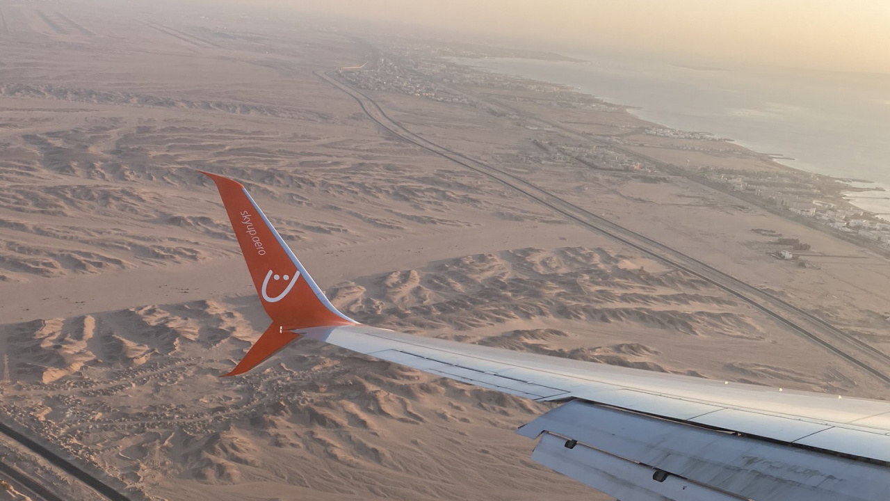 Airplane, Aircraft, Airliner, Air Travel, Aviation. Wallpaper in 1280x720 Resolution