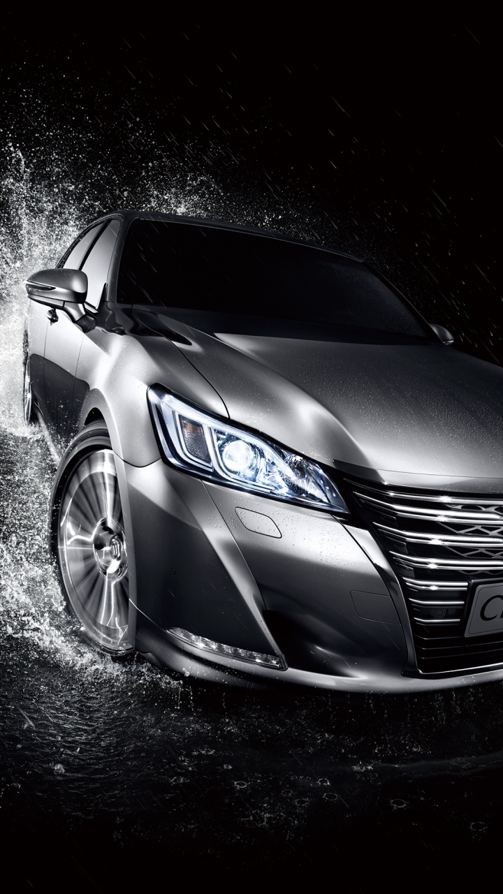 Mercedes Benz Classe C Noire Sur Sol Couvert de Neige. Wallpaper in 720x1280 Resolution