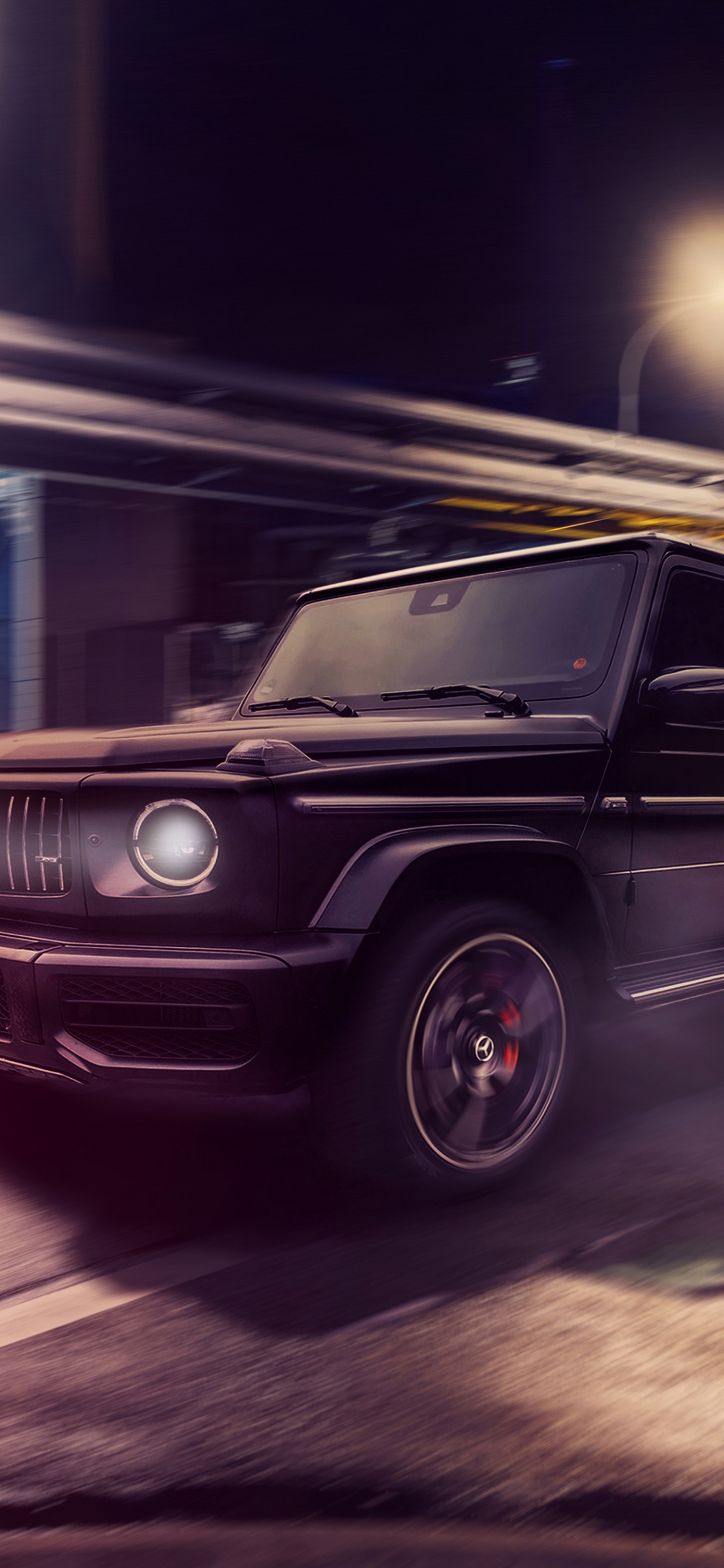 Schwarzer Jeep Grand Cherokee Unterwegs Während Der Nacht. Wallpaper in 1125x2436 Resolution