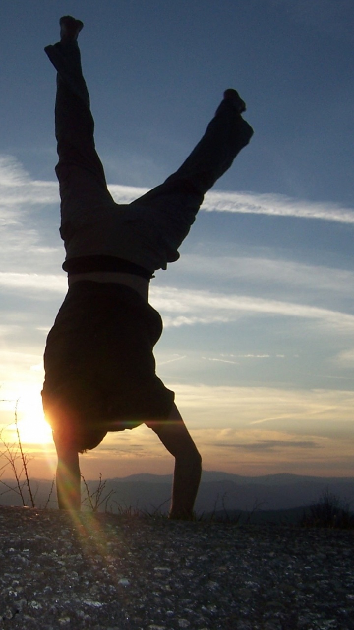 Saut, Matin, Bonheur, Dance, Nuage. Wallpaper in 720x1280 Resolution