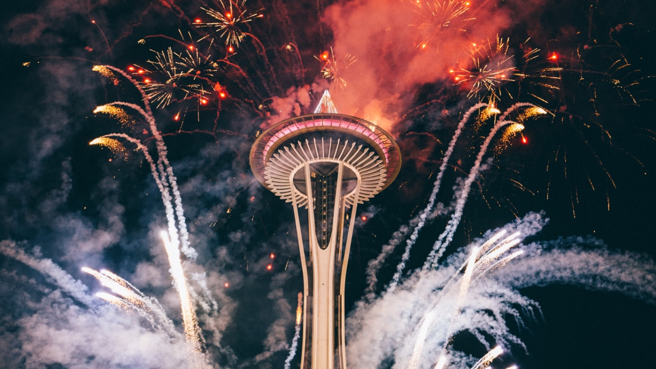 Exhibición de Fuegos Artificiales Durante la Noche. Wallpaper in 1280x720 Resolution