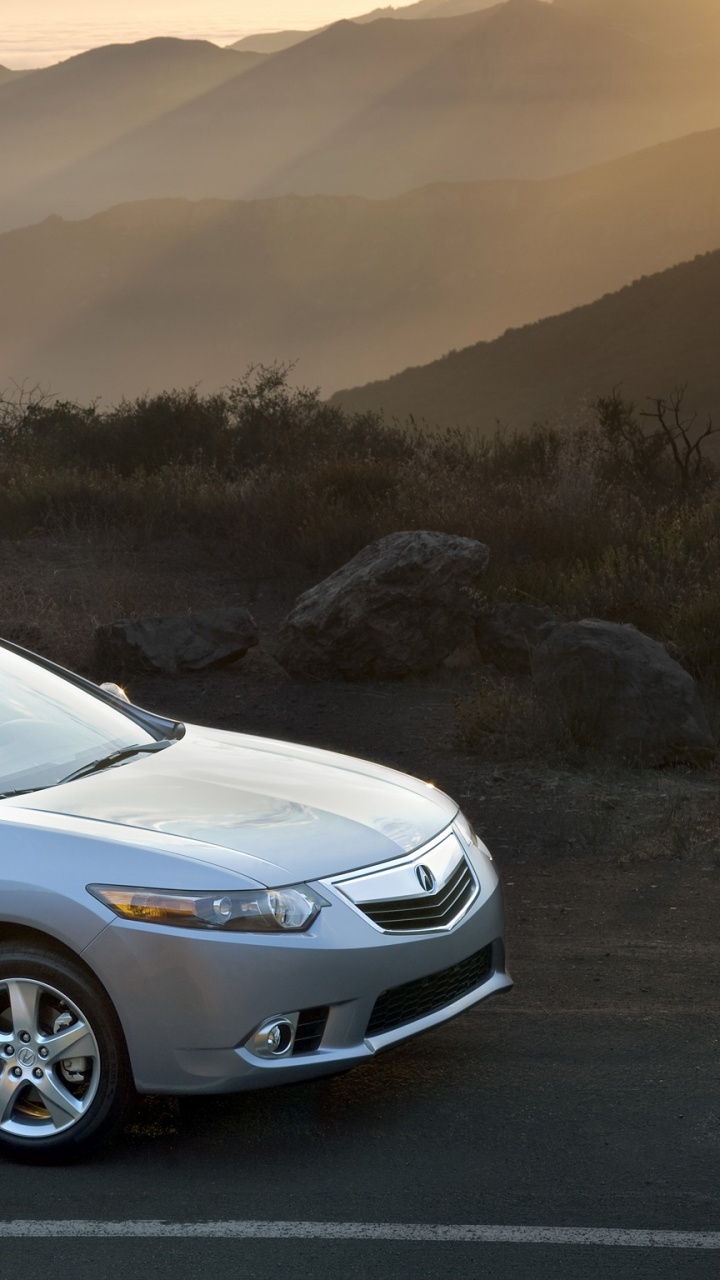 White Bmw x 6 on Road During Daytime. Wallpaper in 720x1280 Resolution