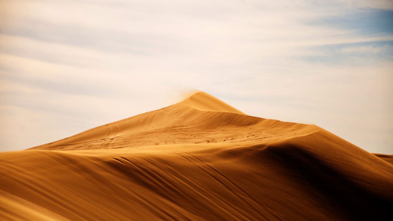 Sable Brun Sous Ciel Blanc Pendant la Journée. Wallpaper in 1366x768 Resolution