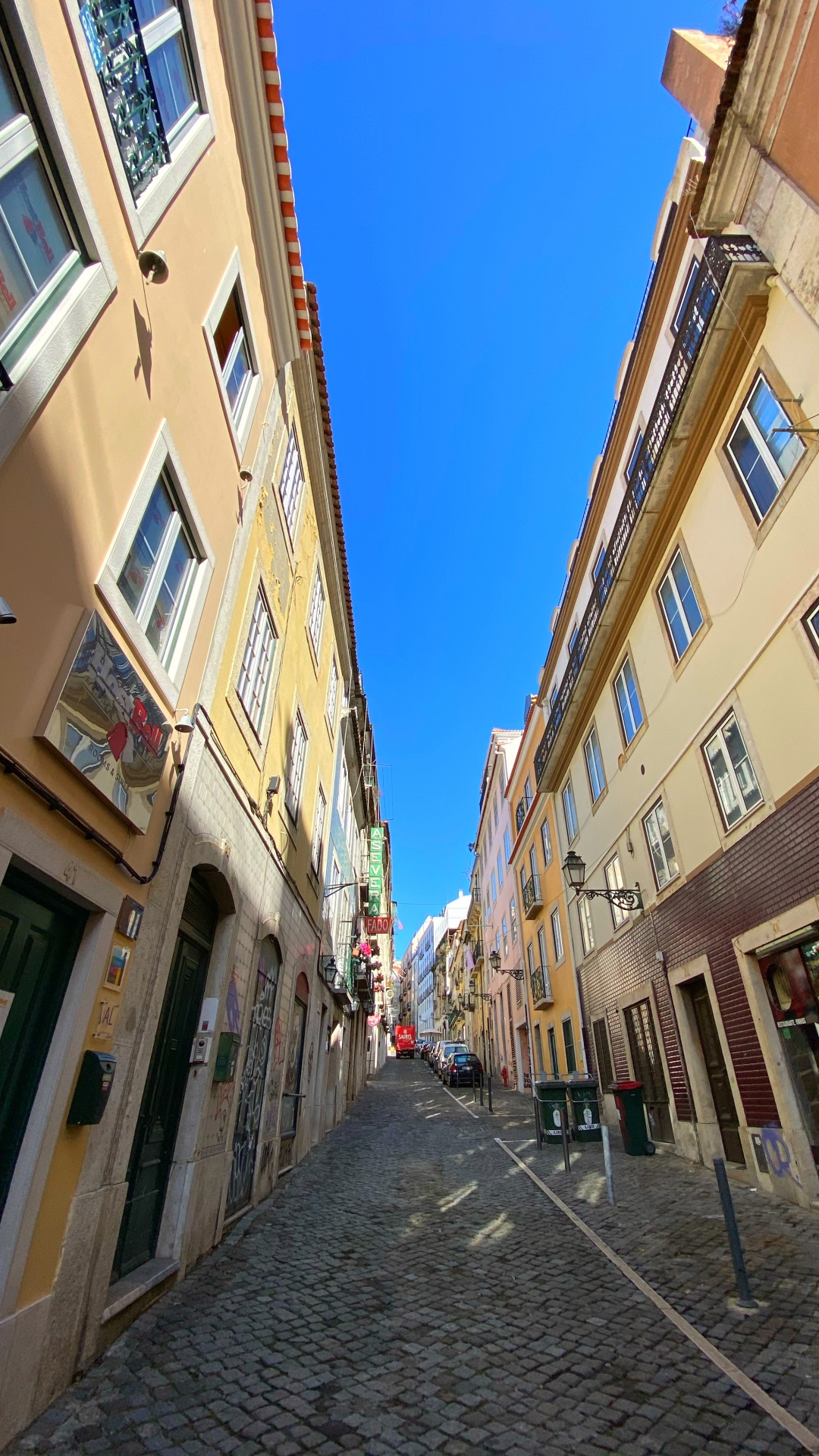 Gasse, Fenster, Road, Stadt, Architektur. Wallpaper in 1080x1920 Resolution