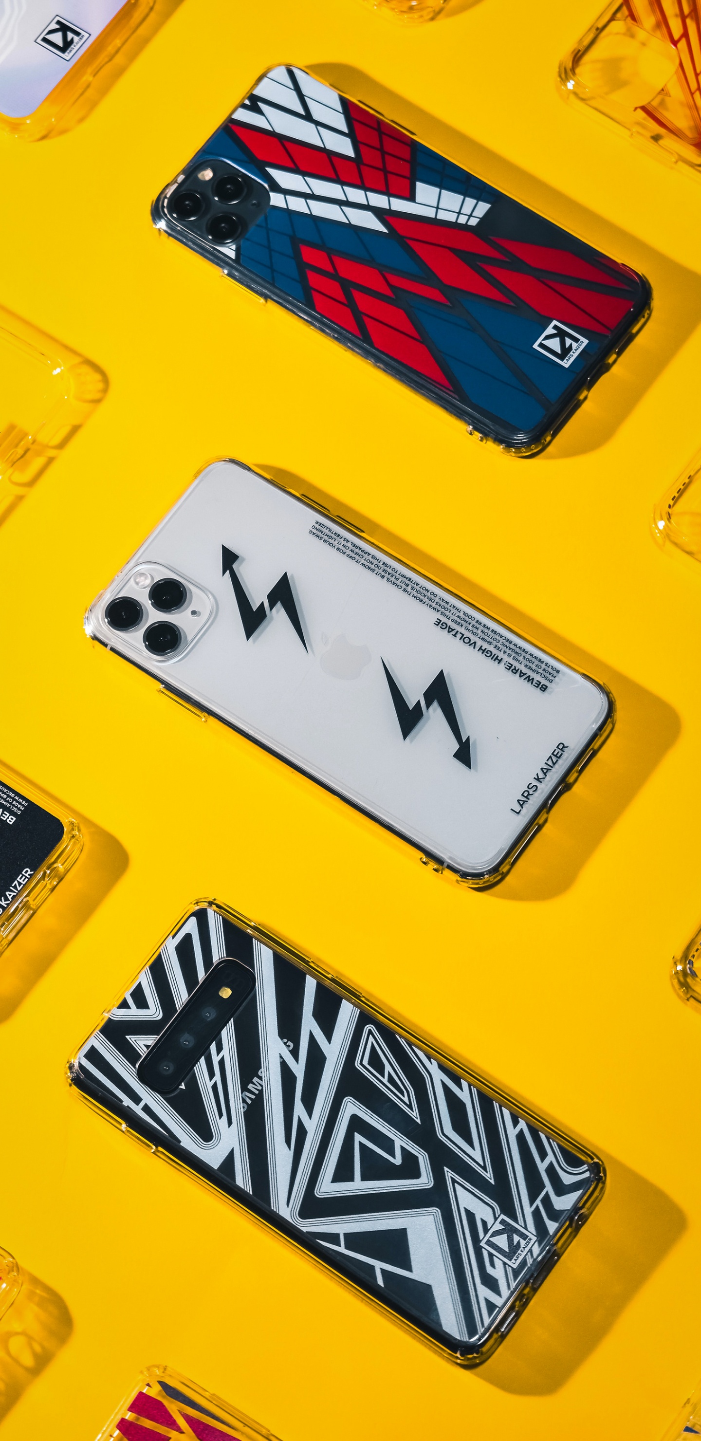 Smartphone, Telefon, Aufgemotztes Zubehör, Gelb, Dreieck. Wallpaper in 1440x2960 Resolution