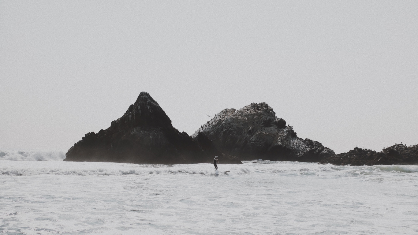 Plage, Mer, Promontoire, Rock, Corps de L'eau. Wallpaper in 1366x768 Resolution