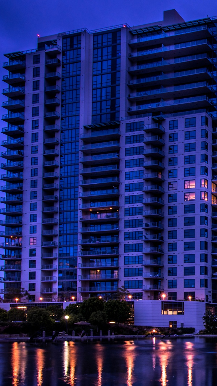 Skyline Der Stadt Bei Nacht Night. Wallpaper in 720x1280 Resolution