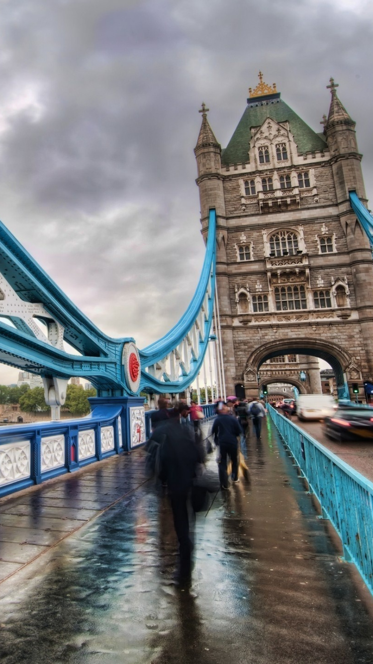 People Walking on Bridge During Daytime. Wallpaper in 750x1334 Resolution