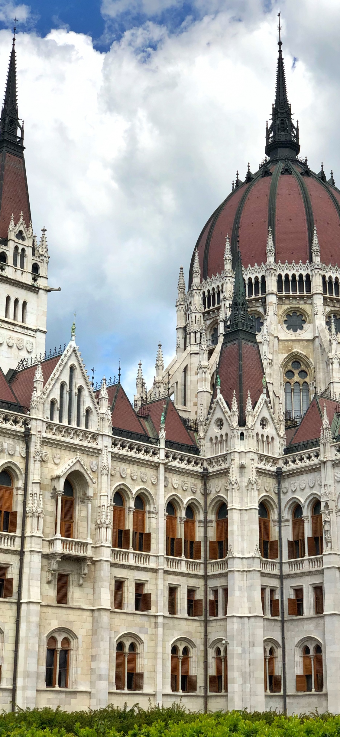 Budapest, Ungarischen Parlamentsgebäude, Gebäude, Wahrzeichen, König. Wallpaper in 1125x2436 Resolution