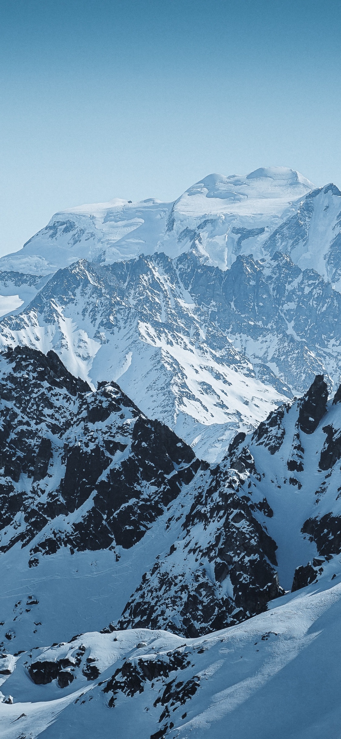 Bergkette, Schnee, Snowy Mountains, Bergigen Landschaftsformen, Winter. Wallpaper in 1125x2436 Resolution