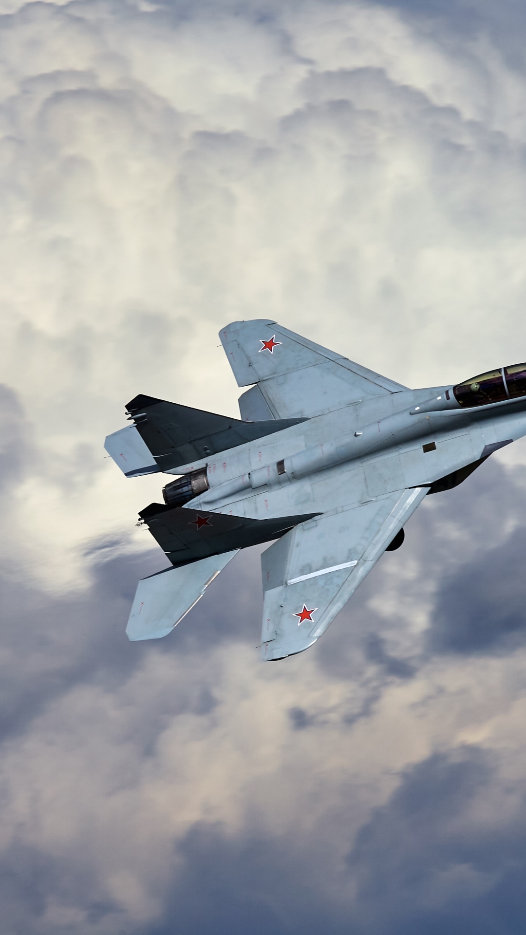 Gray Jet Plane Flying in The Sky During Daytime. Wallpaper in 1080x1920 Resolution