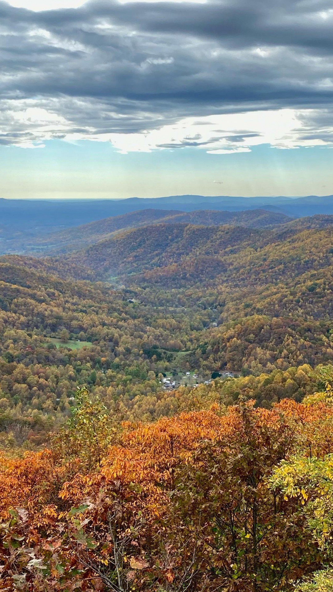 Blatt, Asheville, Blue Ridge Parkway, Cloud, Naturlandschaft. Wallpaper in 1080x1920 Resolution