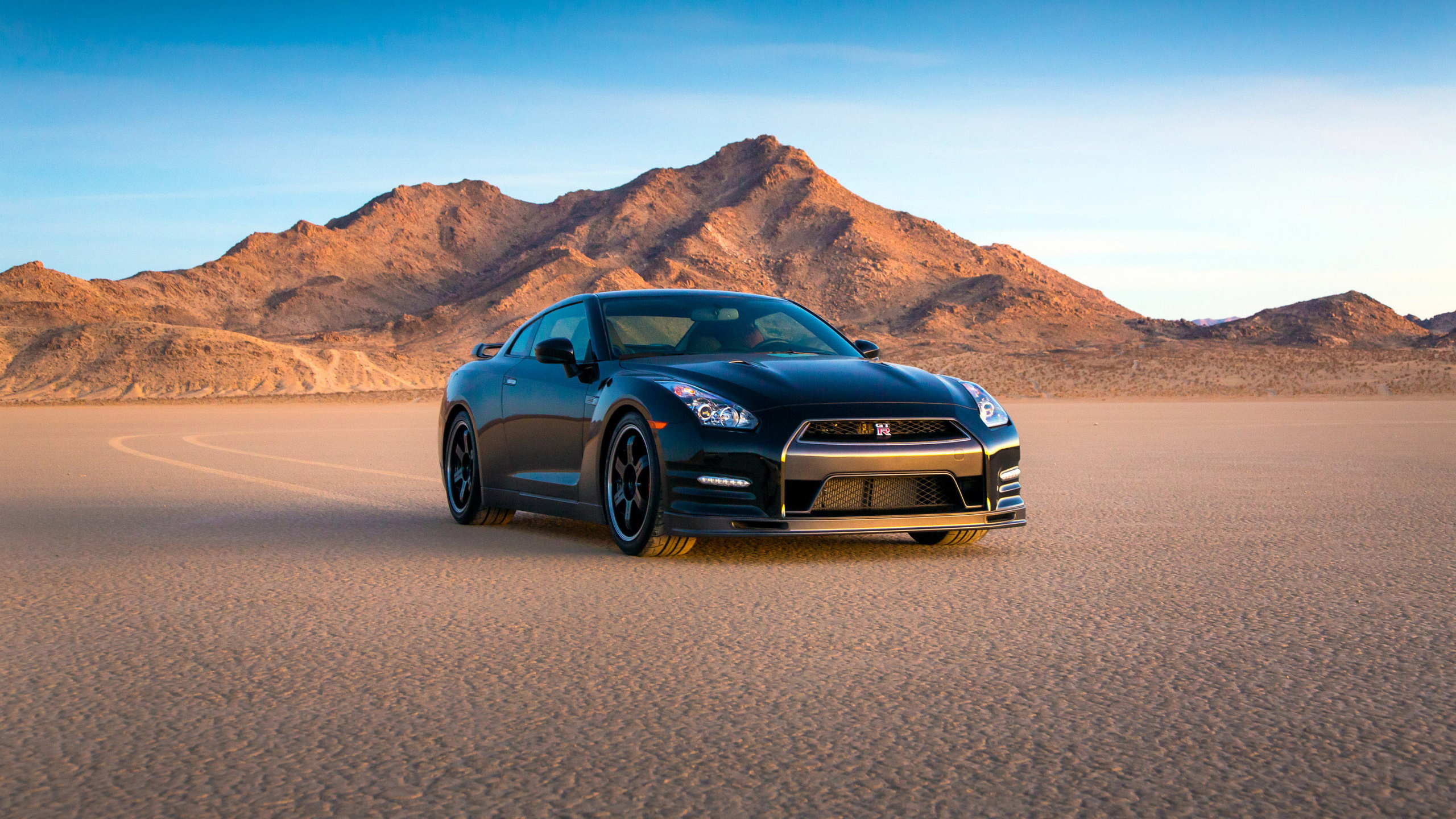 Blue Chevrolet Camaro on Desert During Daytime. Wallpaper in 2560x1440 Resolution