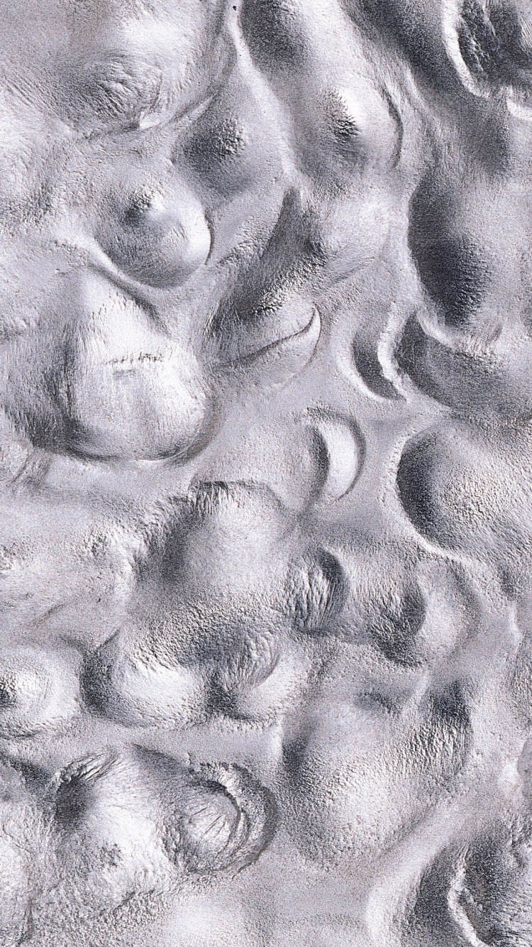 Wassertropfen Auf Grauem Textil. Wallpaper in 750x1334 Resolution