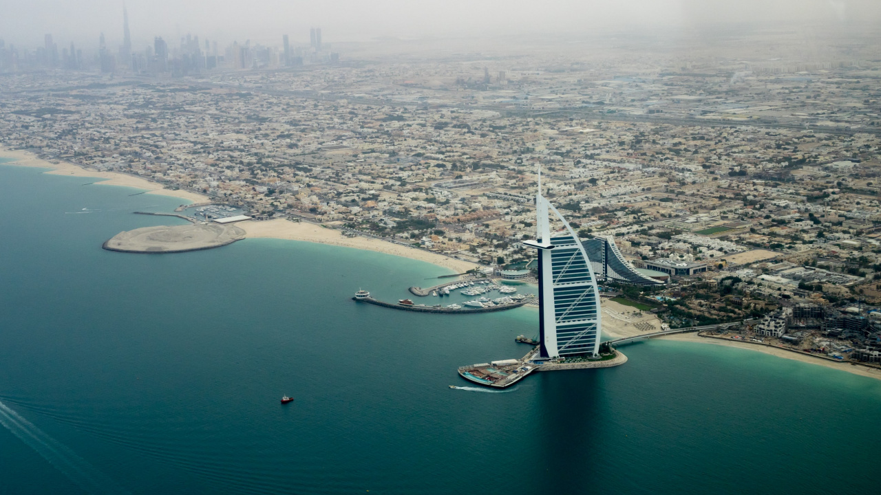 Weißes Segelboot Auf See Tagsüber. Wallpaper in 1280x720 Resolution