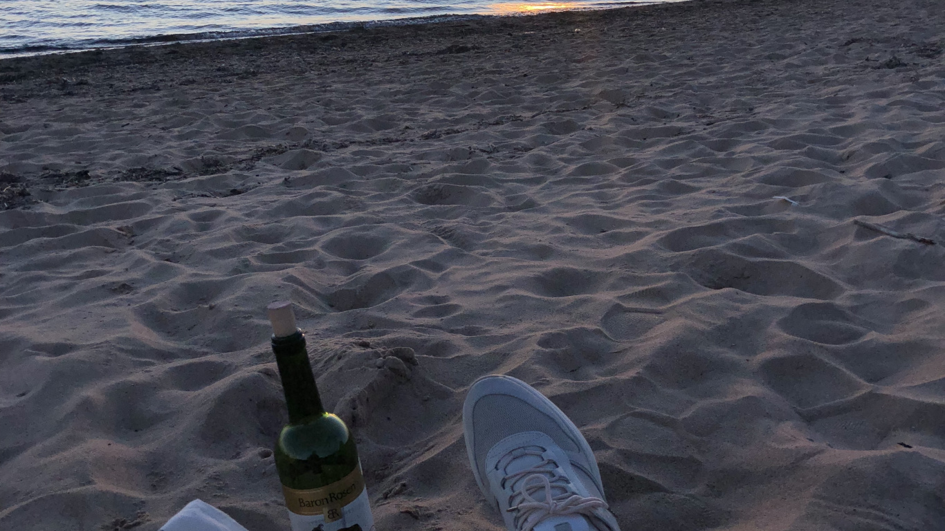 Sea, Water, Shoe, Jeans, Sunset. Wallpaper in 1366x768 Resolution