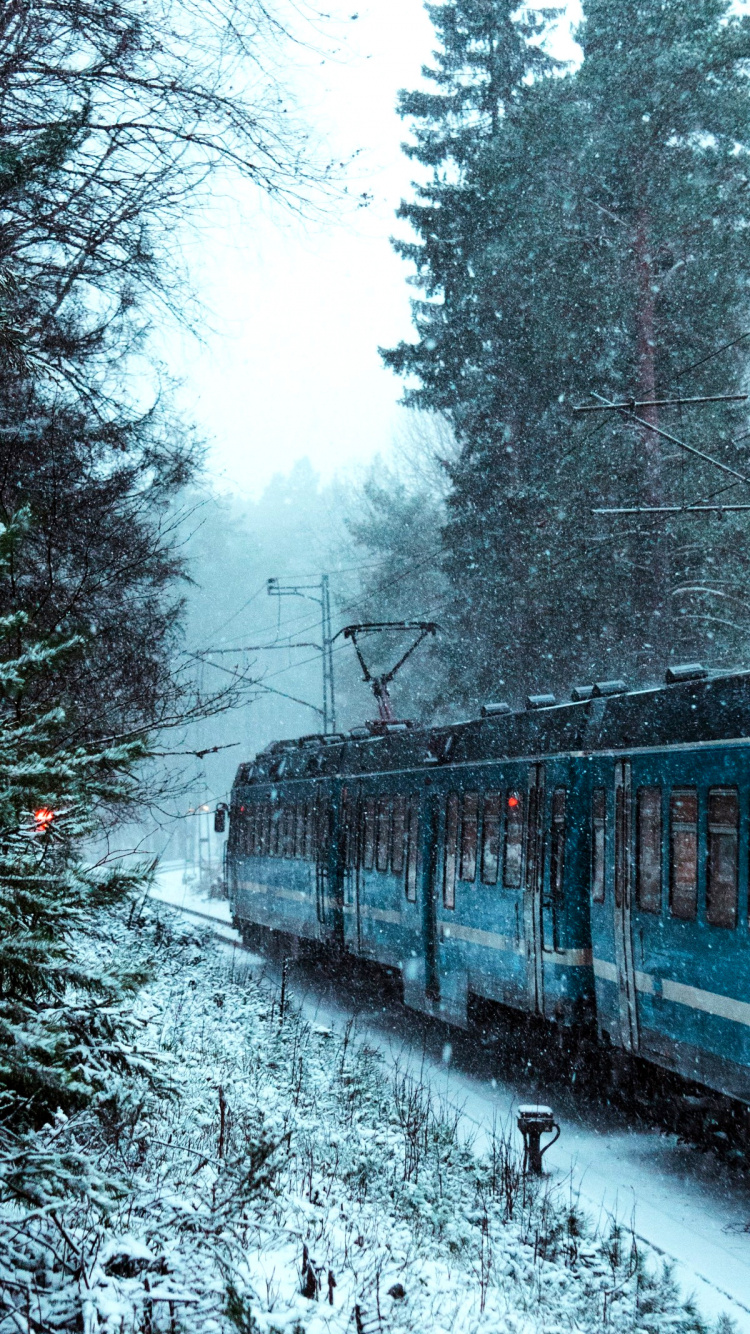 Winterzug, Zug, Zugreise, Stockholmer Hauptbahnhof, Schienenverkehr. Wallpaper in 750x1334 Resolution