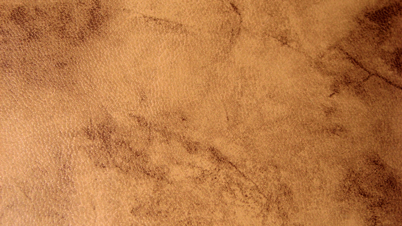 Braunes Textil Auf Braunem Holztisch. Wallpaper in 1280x720 Resolution